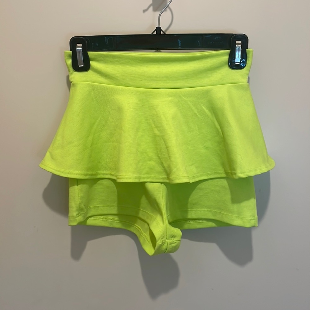 Neon peplum shorts